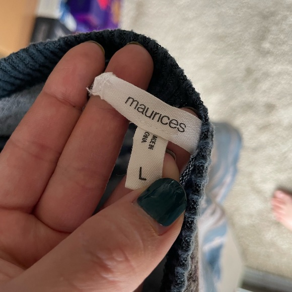 Maurice’s Floral Sweatshirt 💙🤍 - Picture 3 of 6